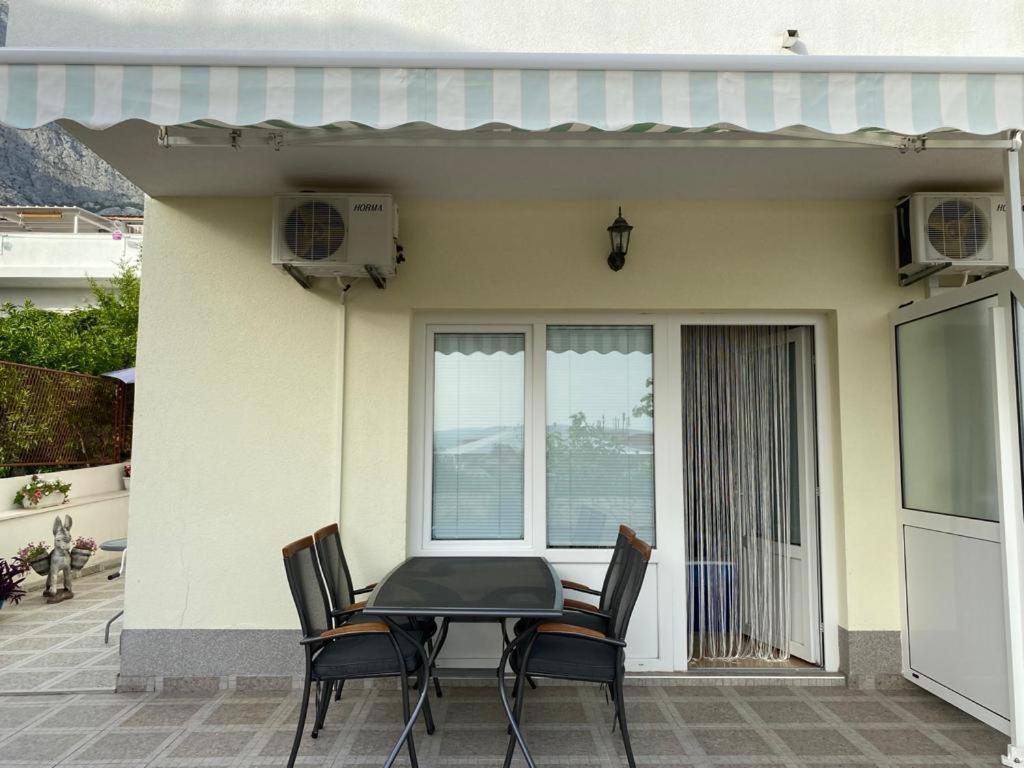 Apartmani Znaor Baška Voda Exterior foto