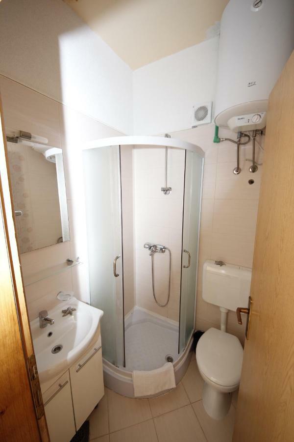 Apartmani Znaor Baška Voda Exterior foto