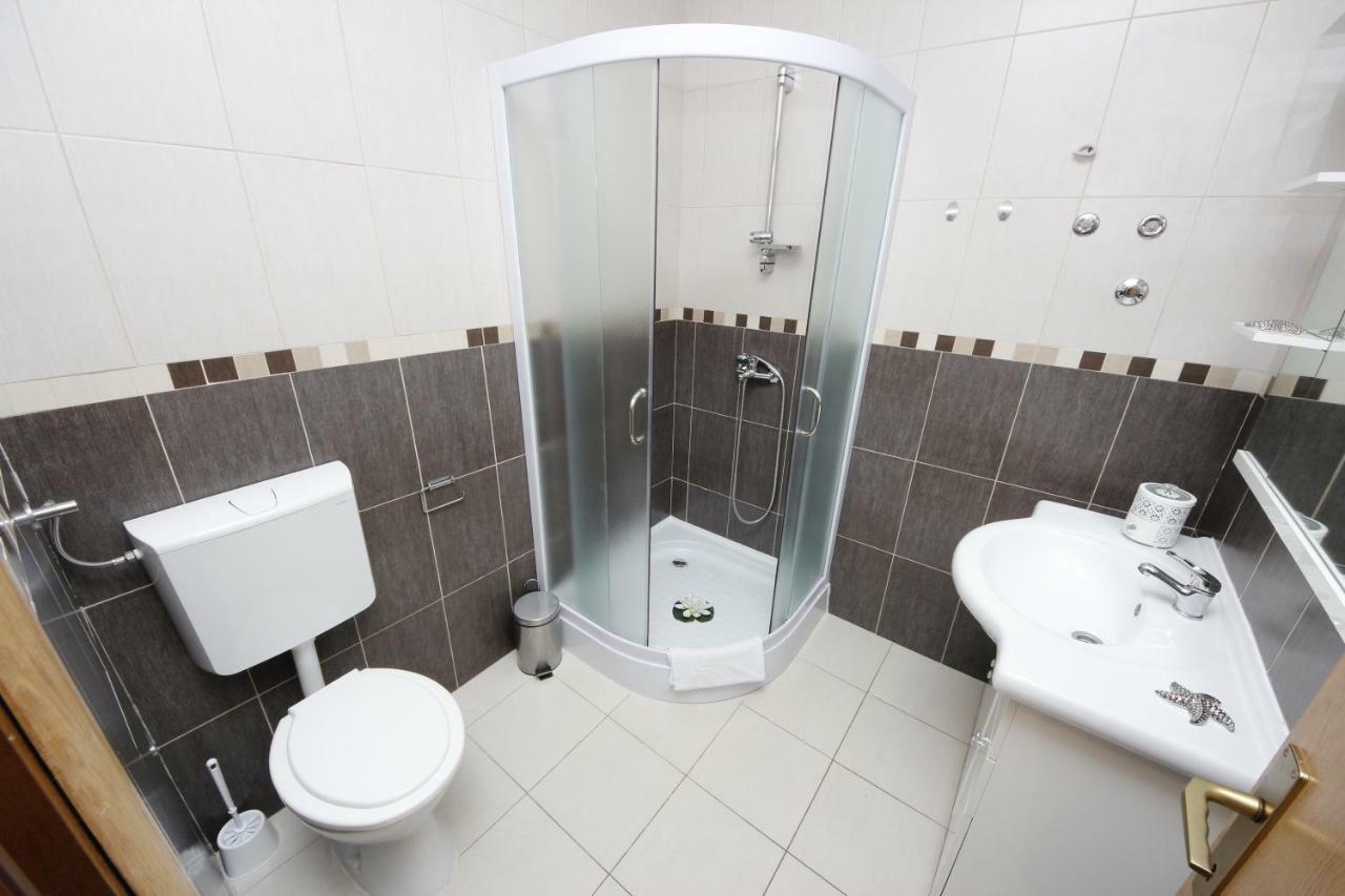 Apartmani Znaor Baška Voda Exterior foto