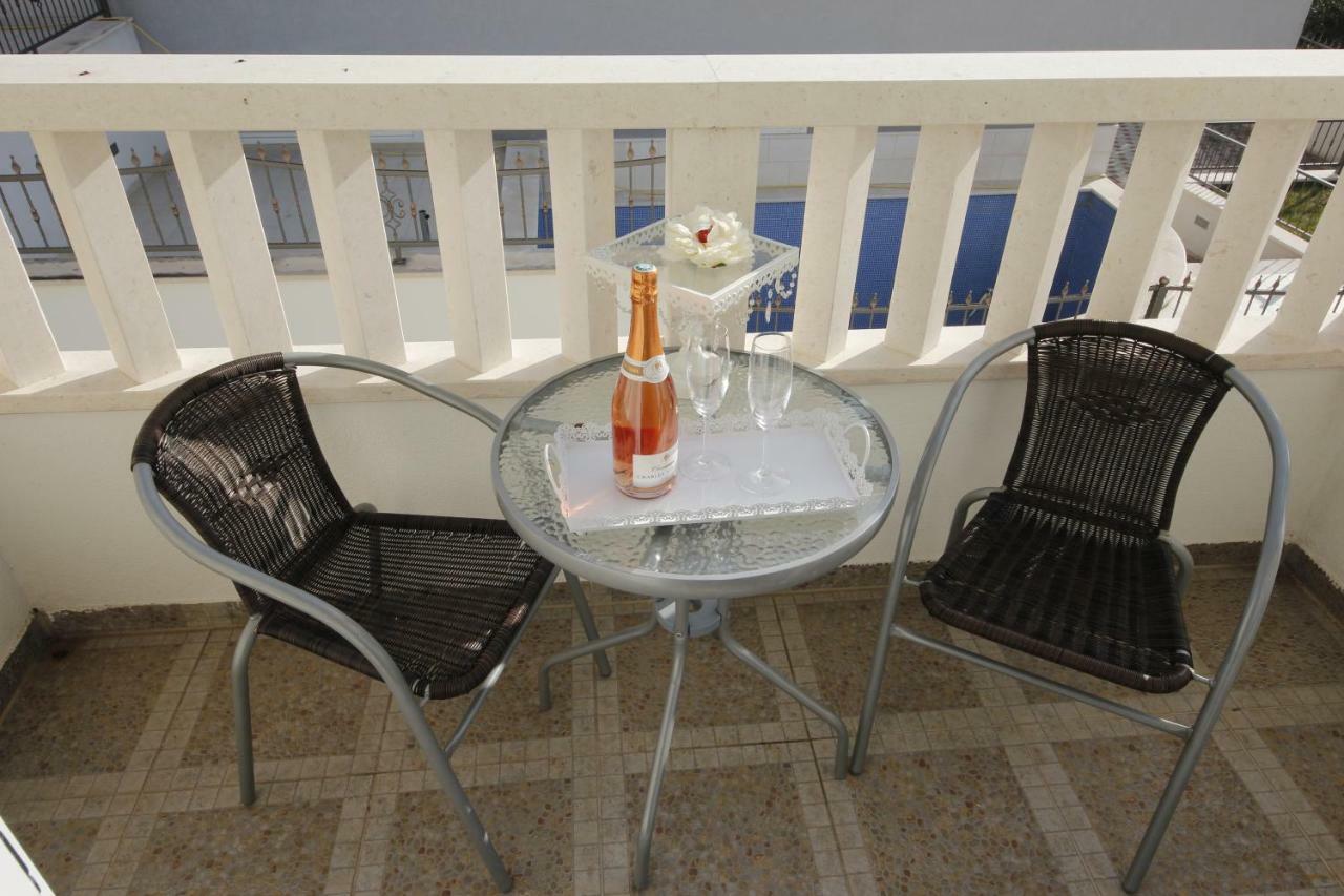 Apartmani Znaor Baška Voda Exterior foto