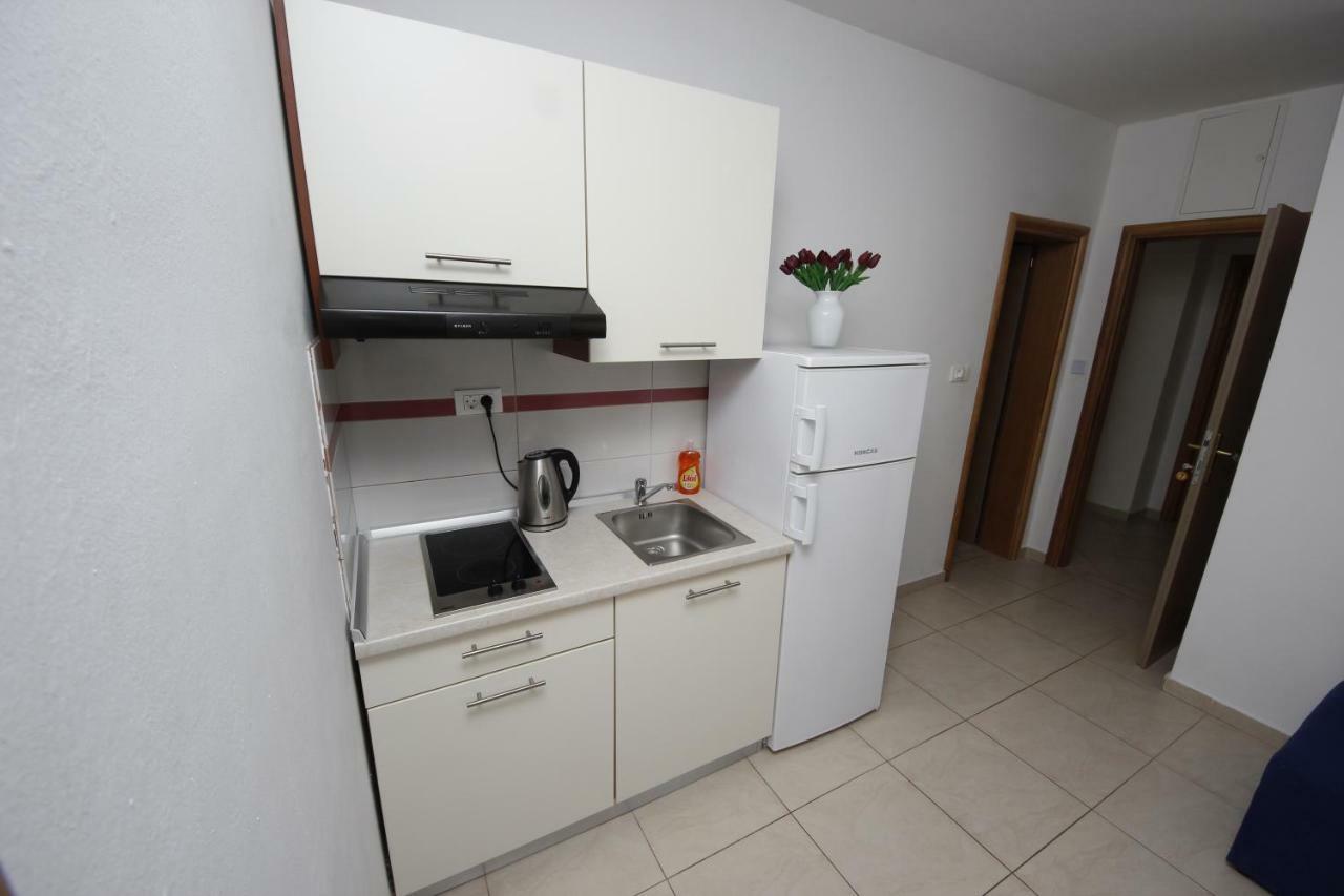 Apartmani Znaor Baška Voda Exterior foto