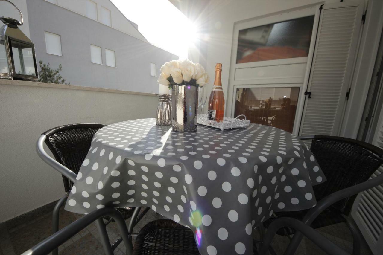 Apartmani Znaor Baška Voda Exterior foto