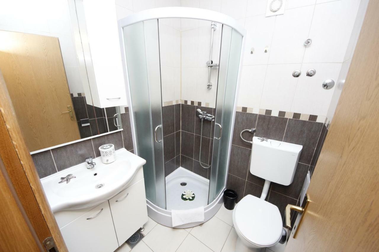 Apartmani Znaor Baška Voda Exterior foto
